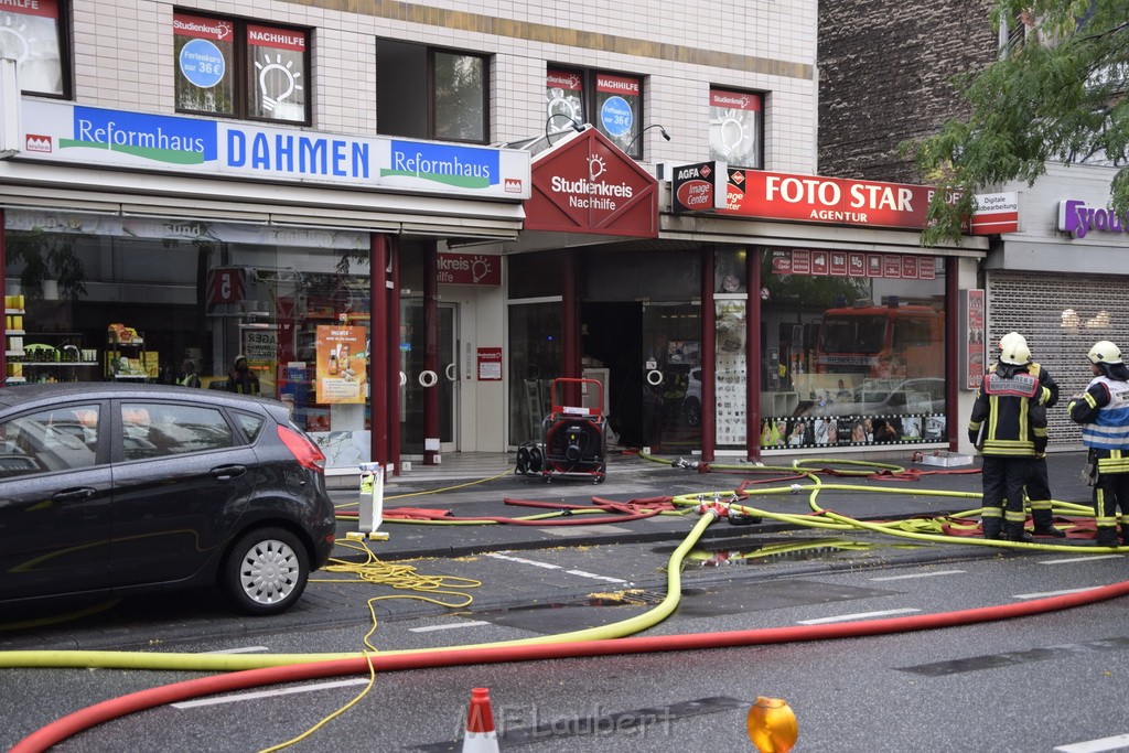 Feuer 2 Koeln Nippes Neusserstr P043.JPG - Miklos Laubert